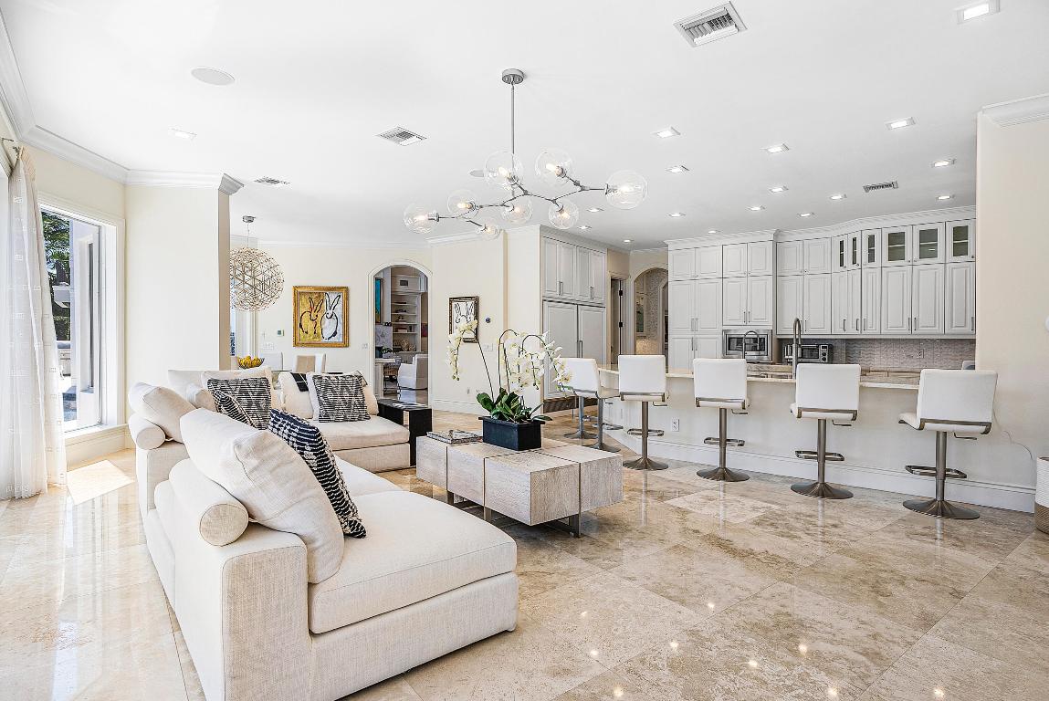 HARBOUR EAST - Residential