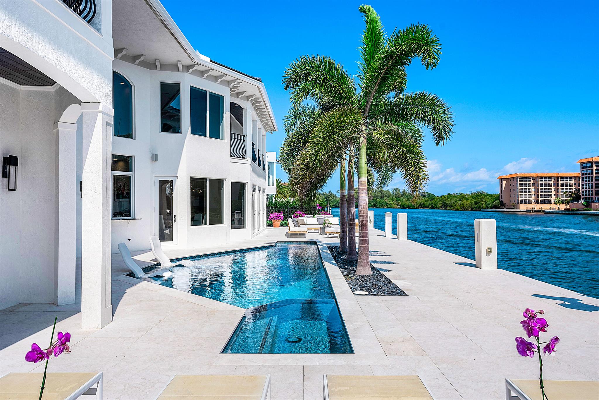 HARBOUR EAST - Residential