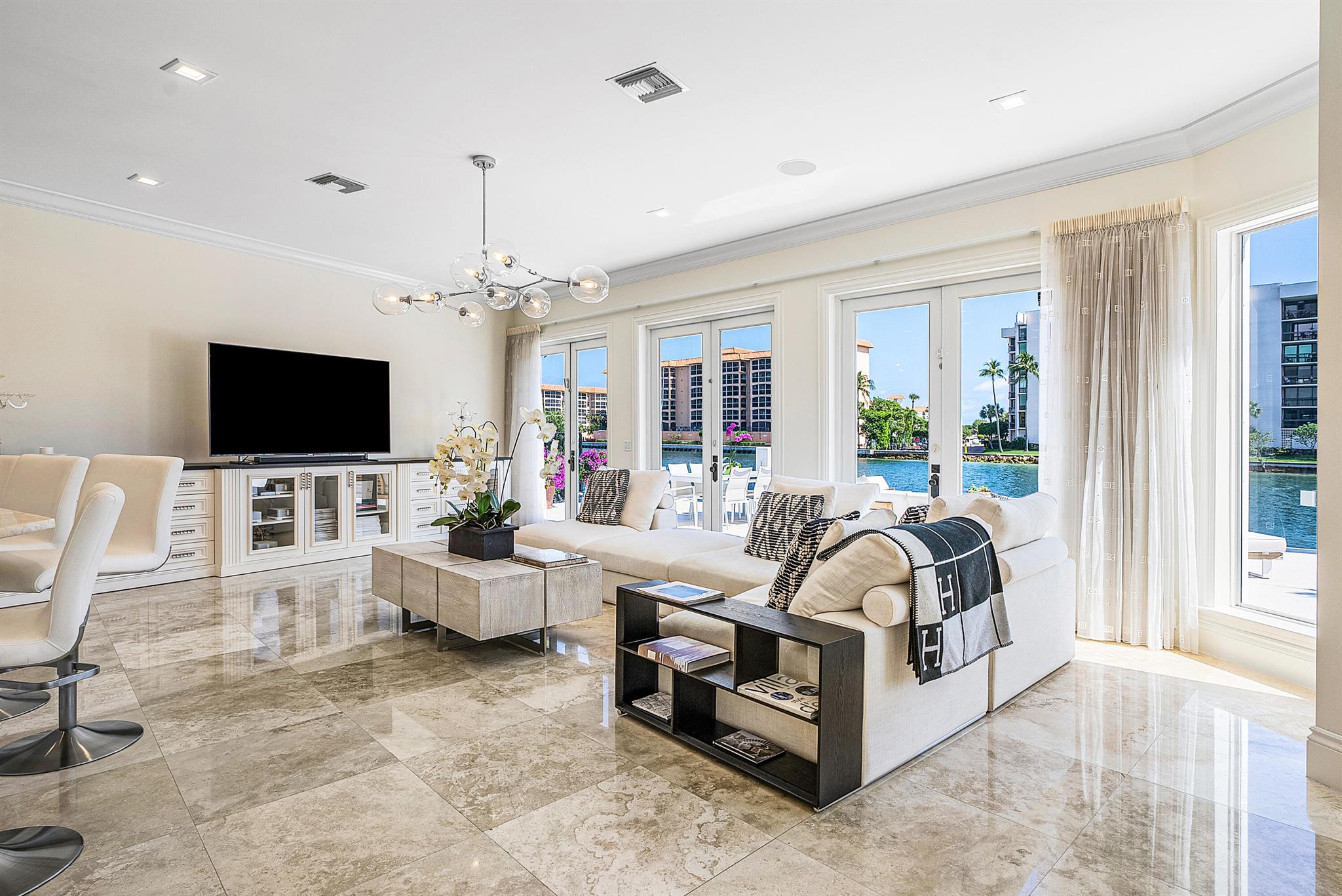 HARBOUR EAST - Residential