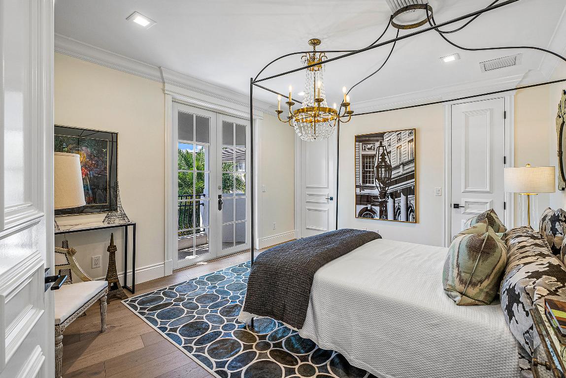 HARBOUR EAST - Residential