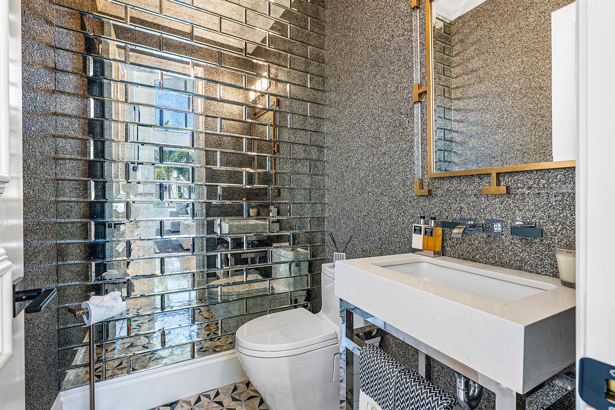 HARBOUR EAST - Residential