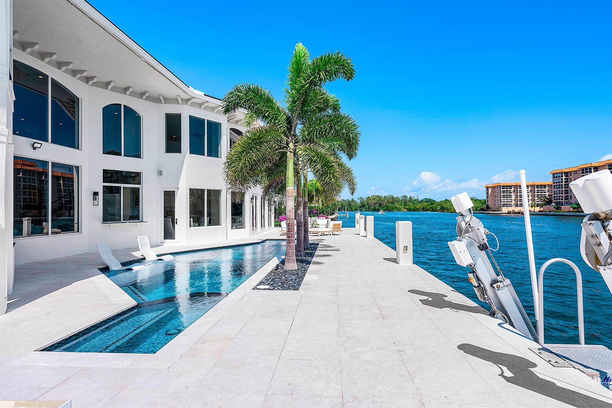 HARBOUR EAST - Residential