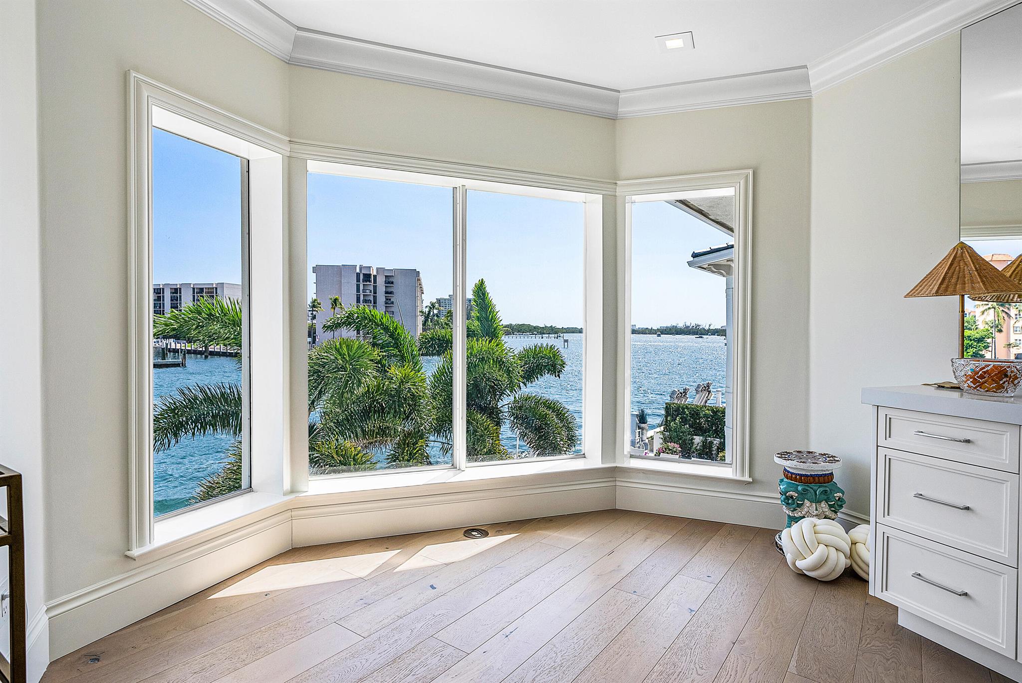 HARBOUR EAST - Residential