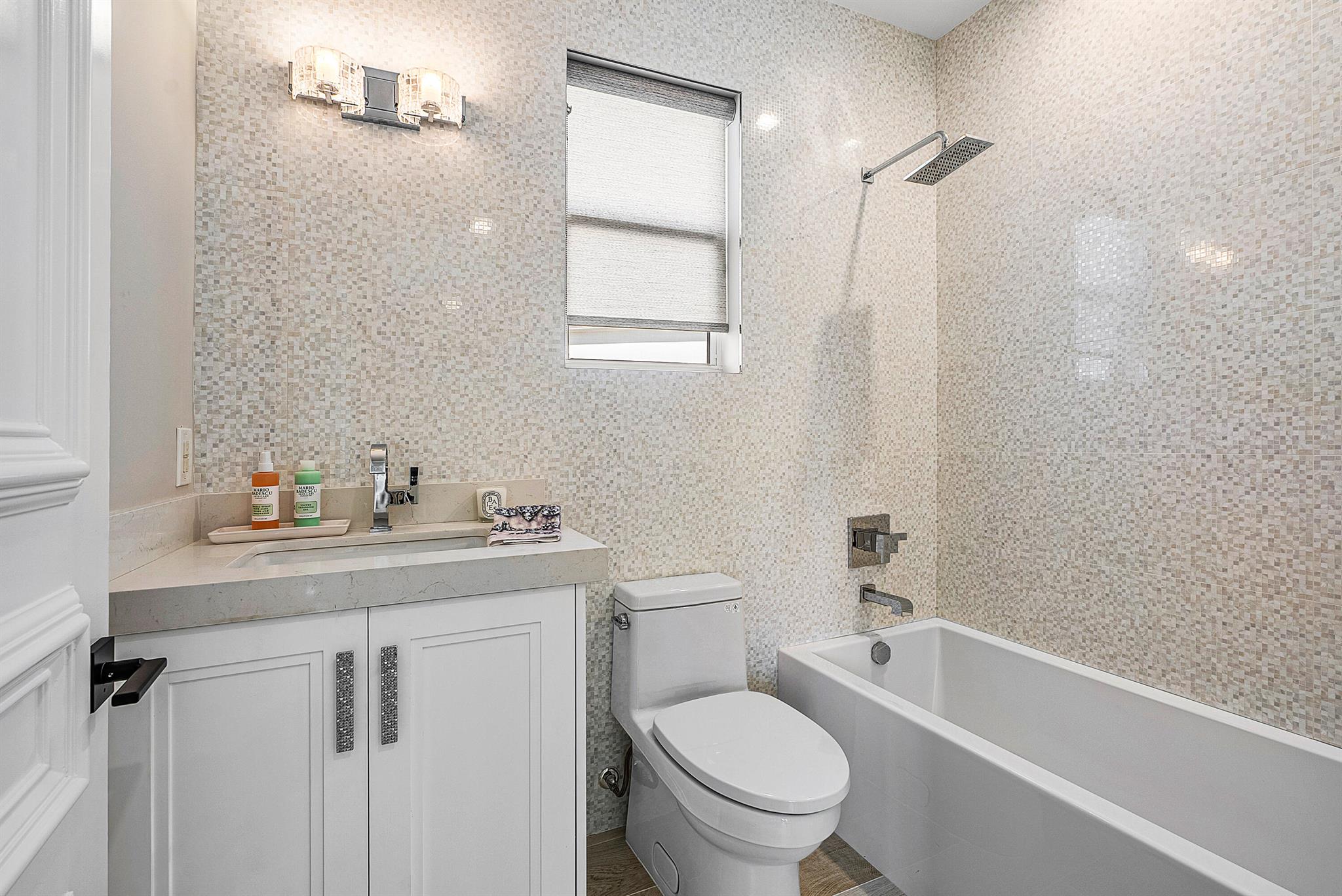 HARBOUR EAST - Residential