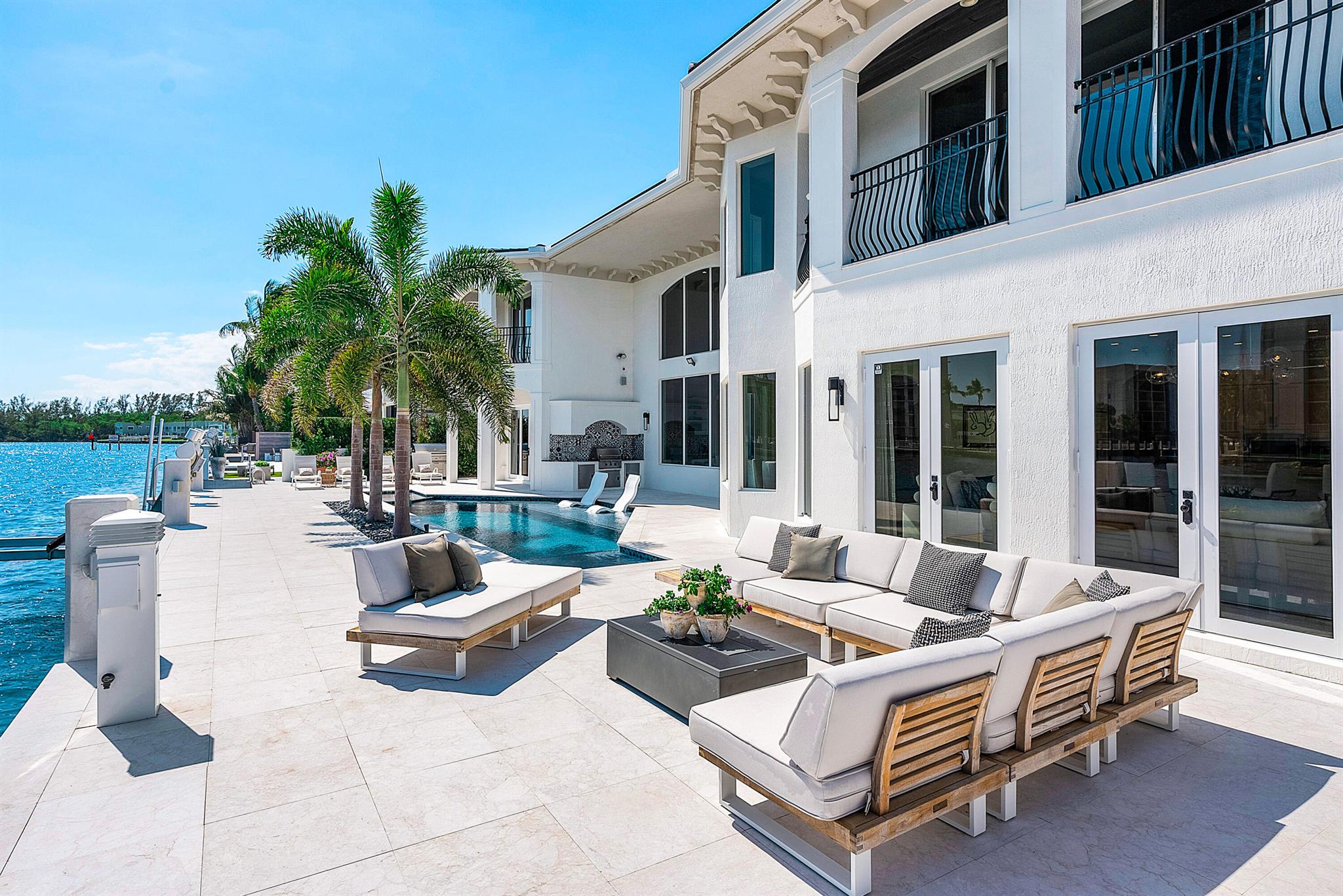 HARBOUR EAST - Residential