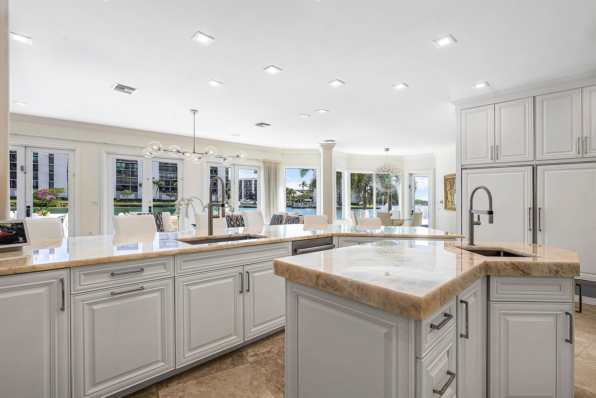 HARBOUR EAST - Residential