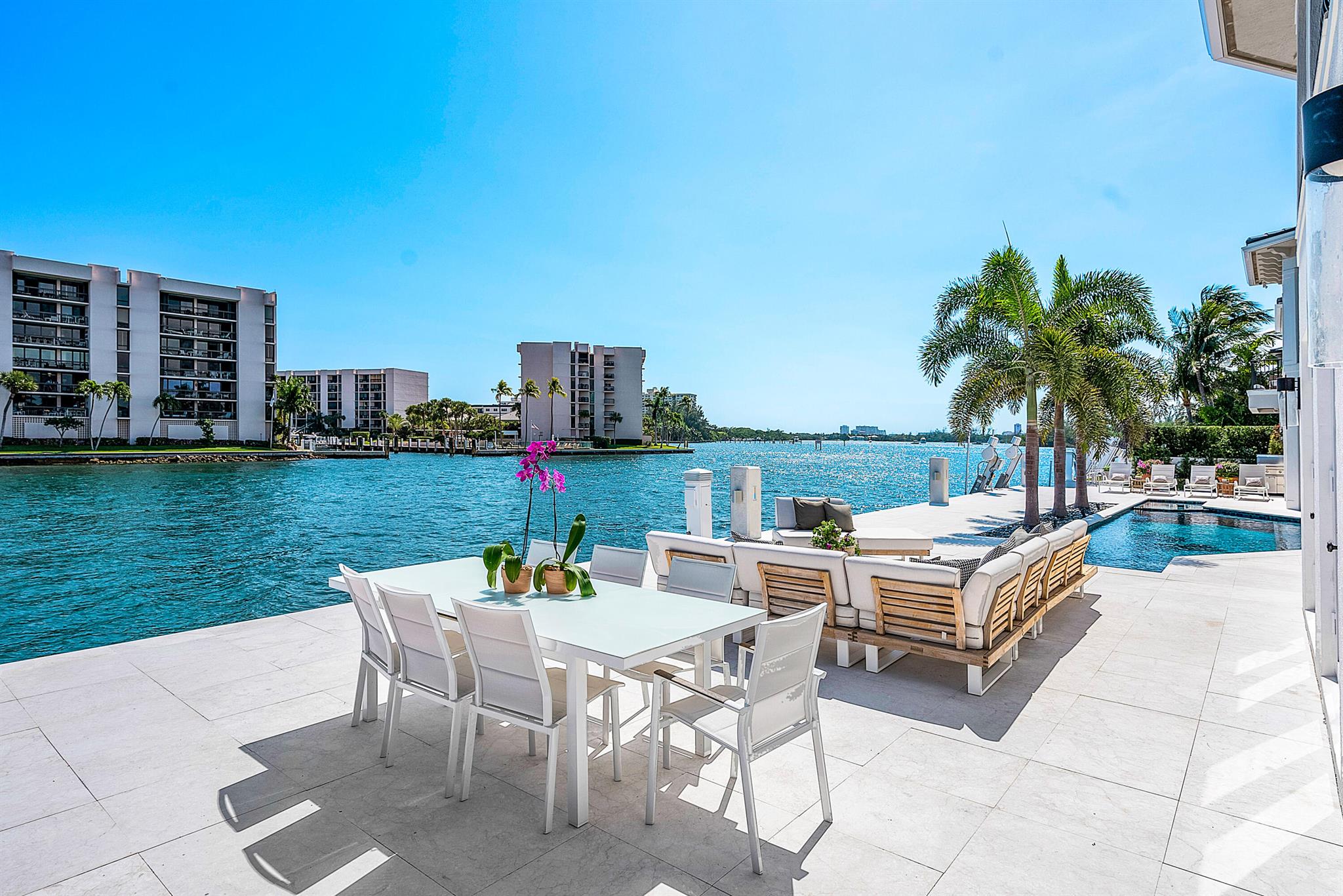 HARBOUR EAST - Residential