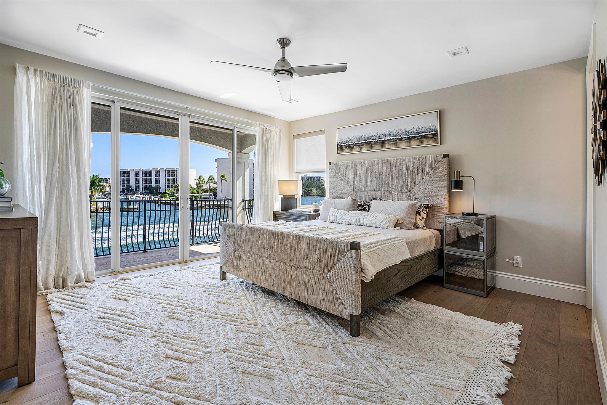 HARBOUR EAST - Residential