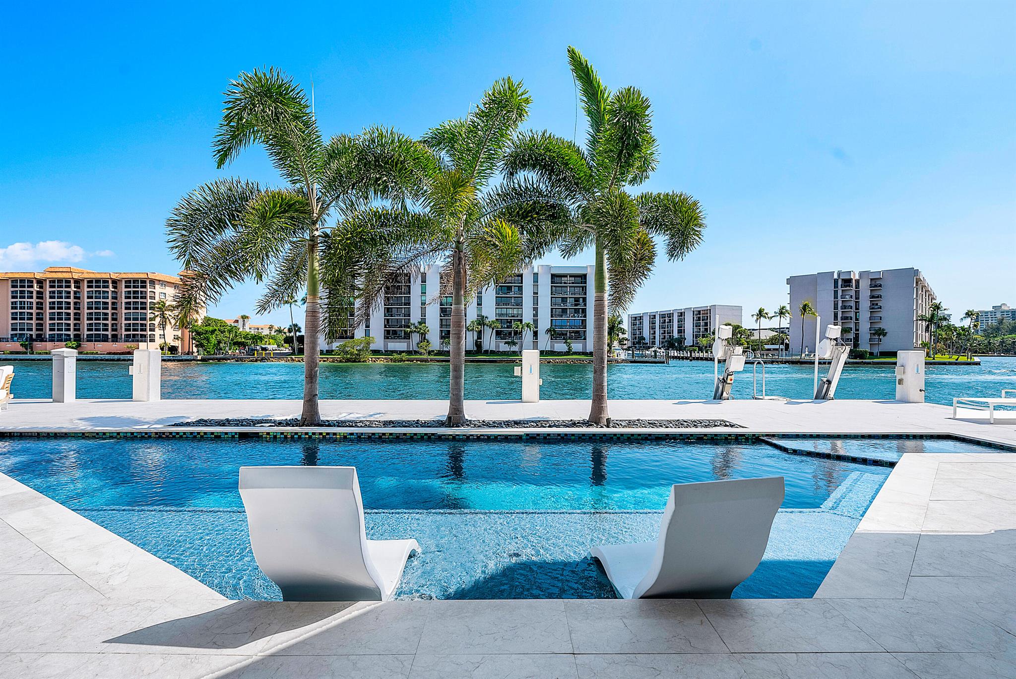 HARBOUR EAST - Residential