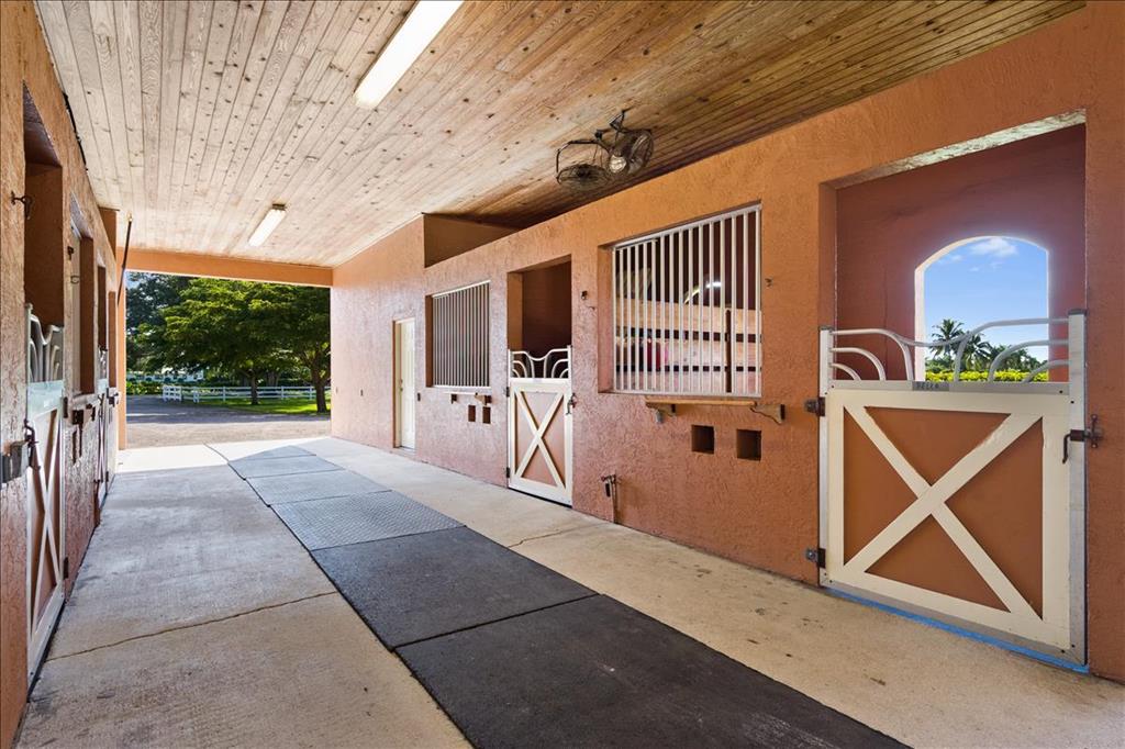 PALM BEACH POINT - Residential