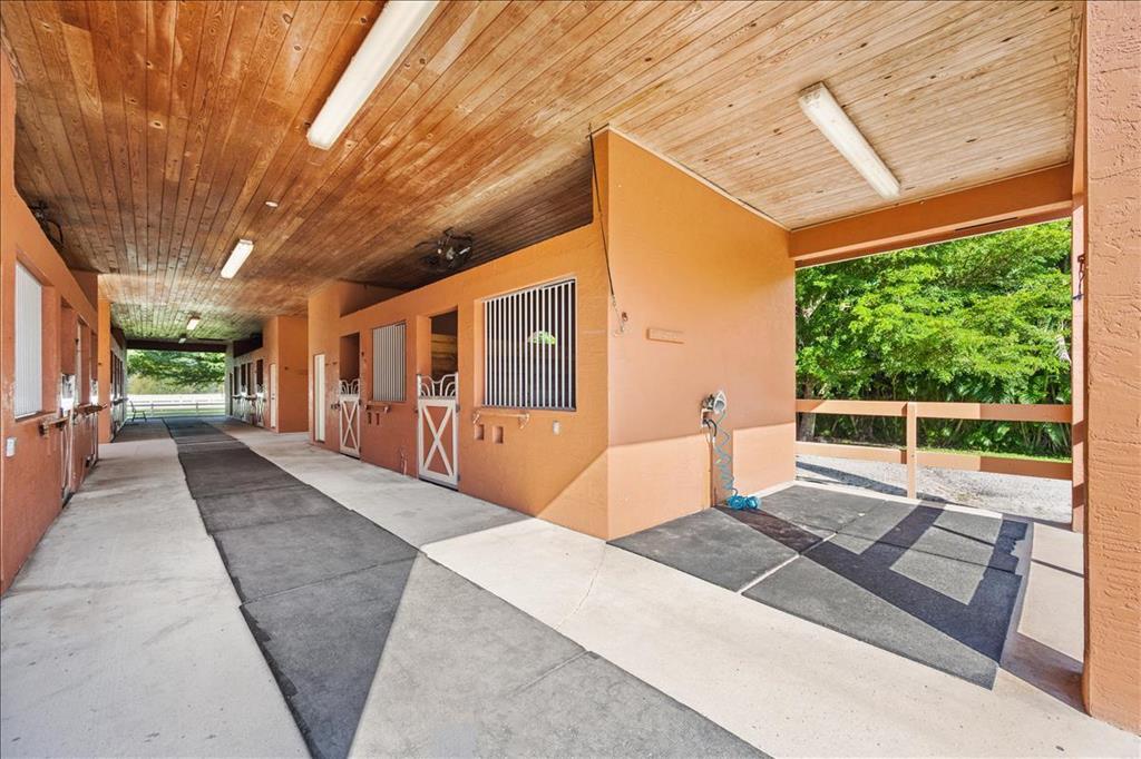 PALM BEACH POINT - Residential