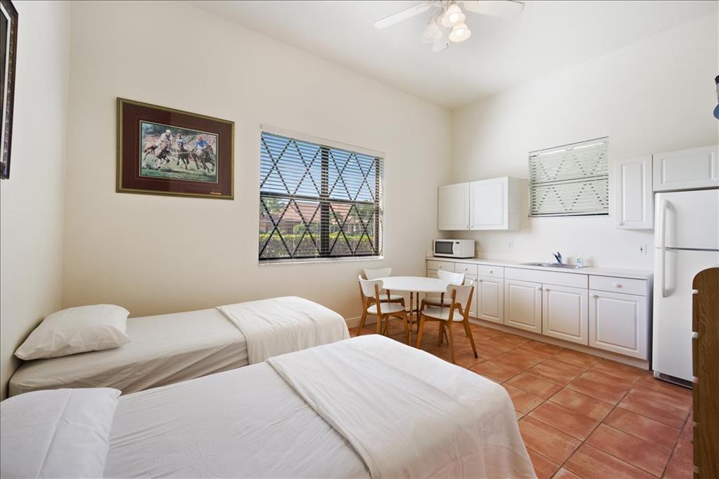 PALM BEACH POINT - Residential