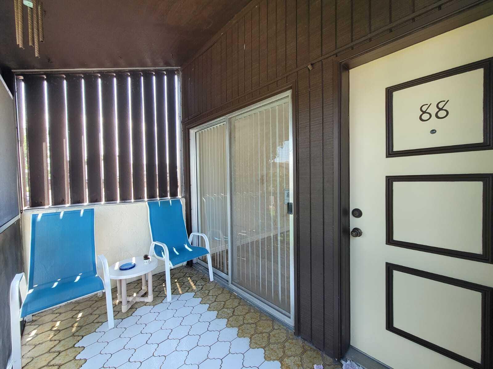 FOREST CONDO - Residential