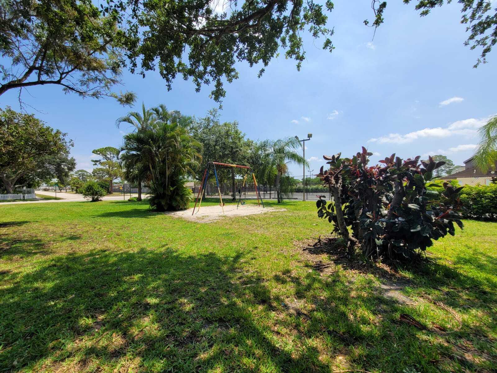 FOREST CONDO - Residential