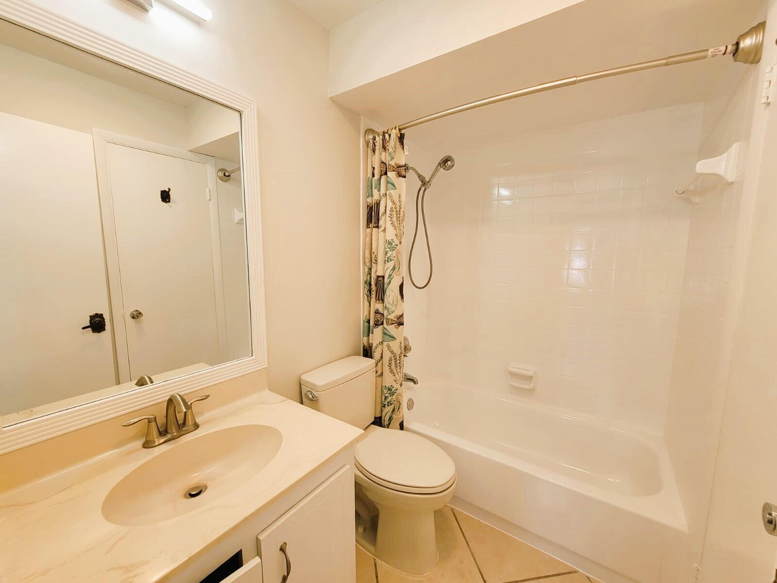 FOREST CONDO - Residential