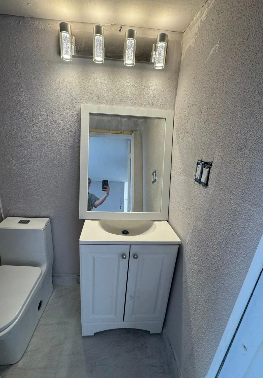 COUNTRY LAKES . - Residential Lease