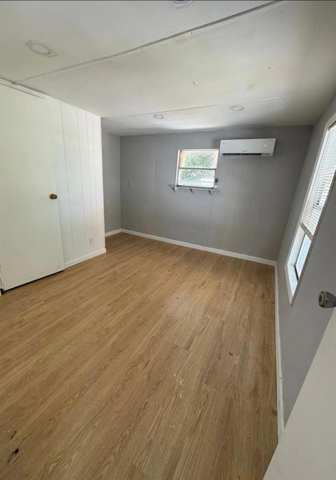 COUNTRY LAKES . - Residential Lease