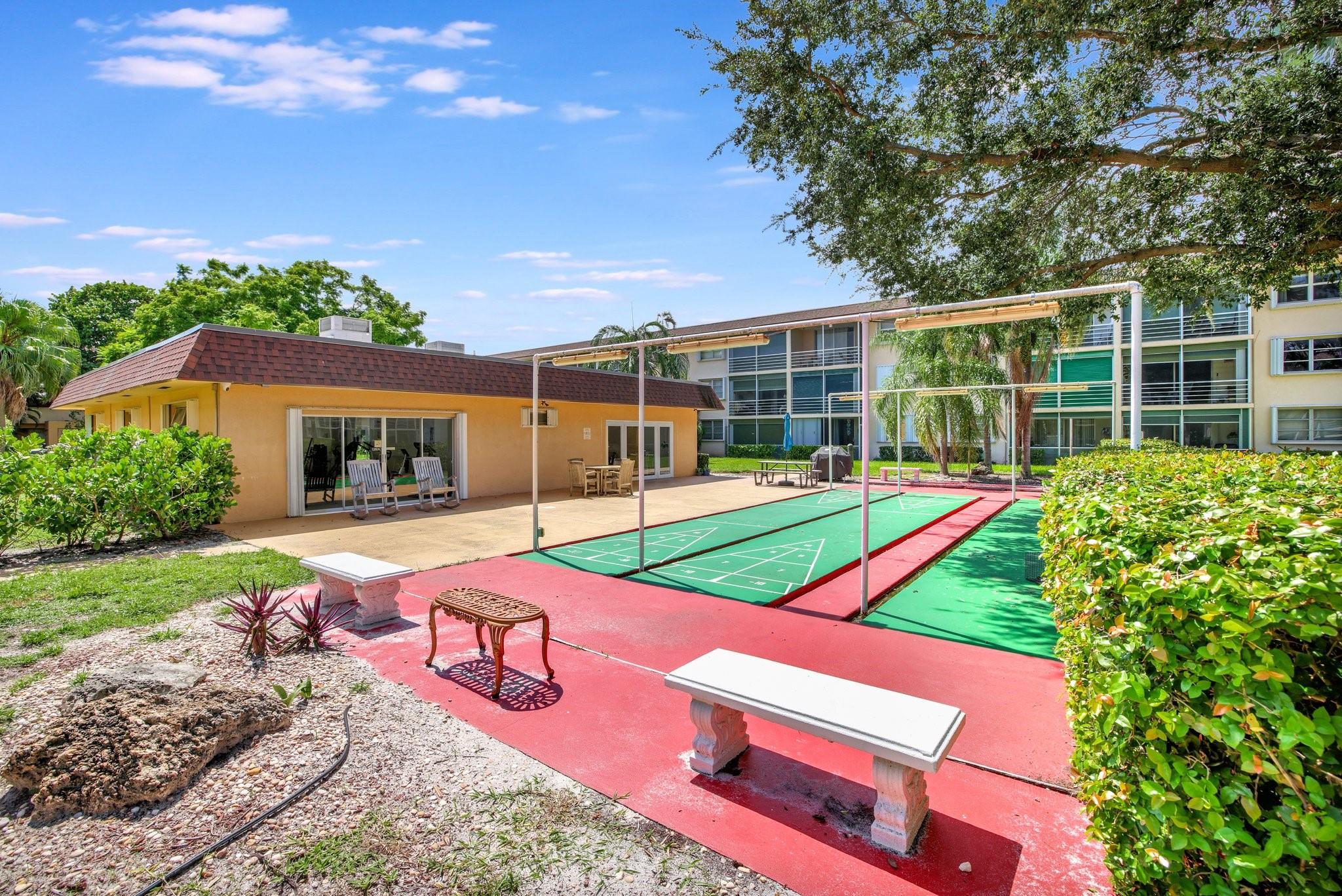 LIGHTHOUSE POINT PLAZA - Residential