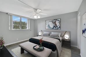 LIGHTHOUSE POINT PLAZA - Residential