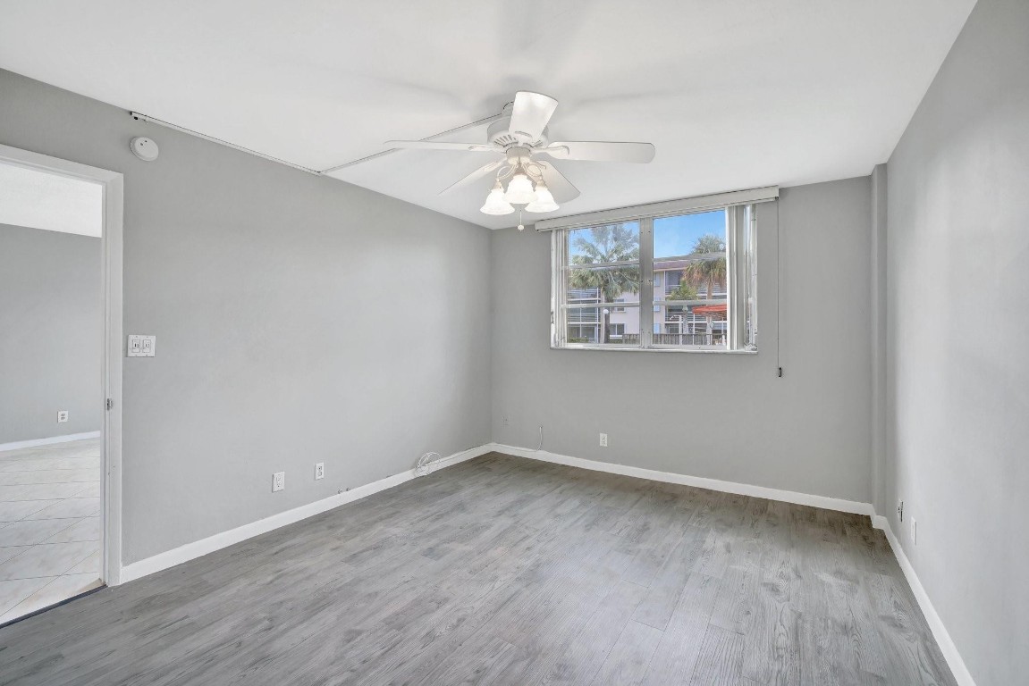 LIGHTHOUSE POINT PLAZA - Residential