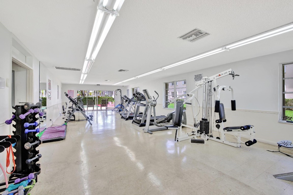 LIGHTHOUSE POINT PLAZA - Residential