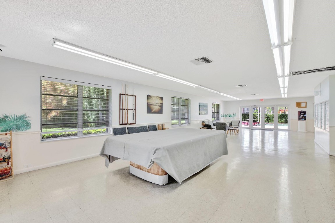 LIGHTHOUSE POINT PLAZA - Residential