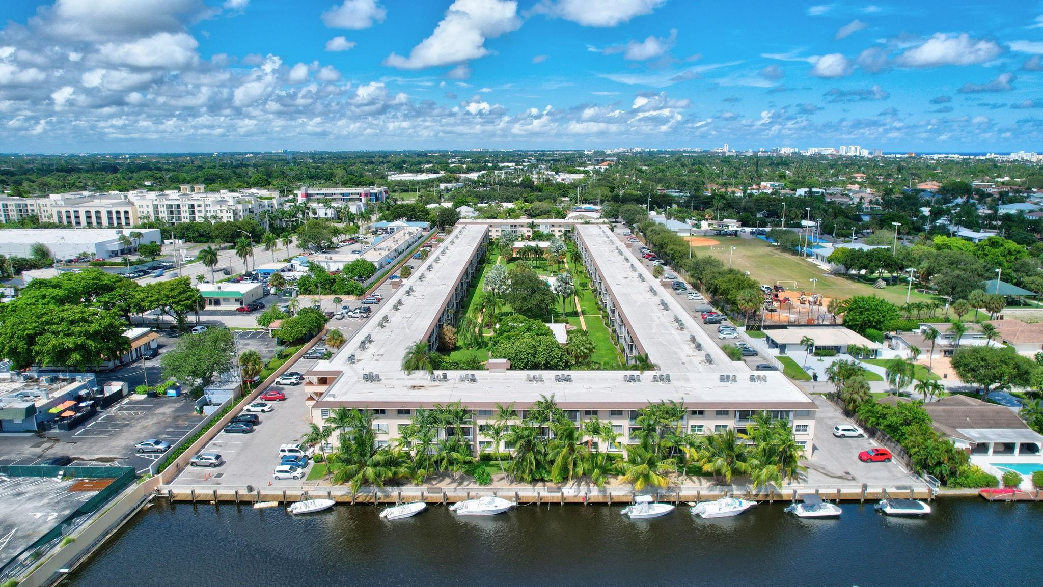 LIGHTHOUSE POINT PLAZA - Residential