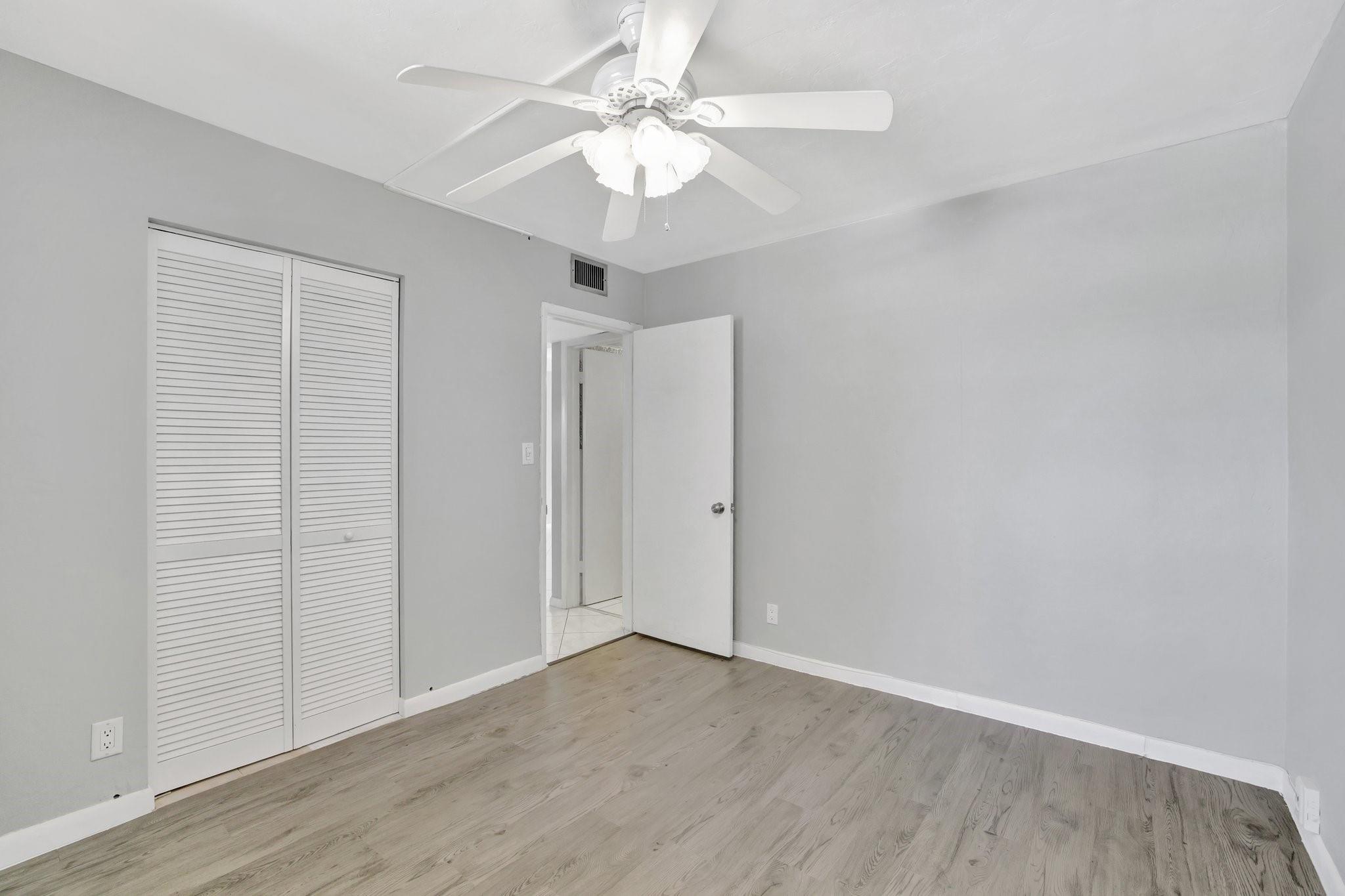 LIGHTHOUSE POINT PLAZA - Residential