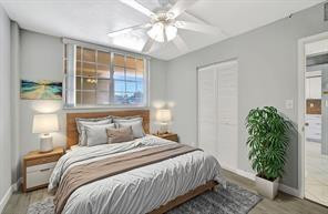 LIGHTHOUSE POINT PLAZA - Residential