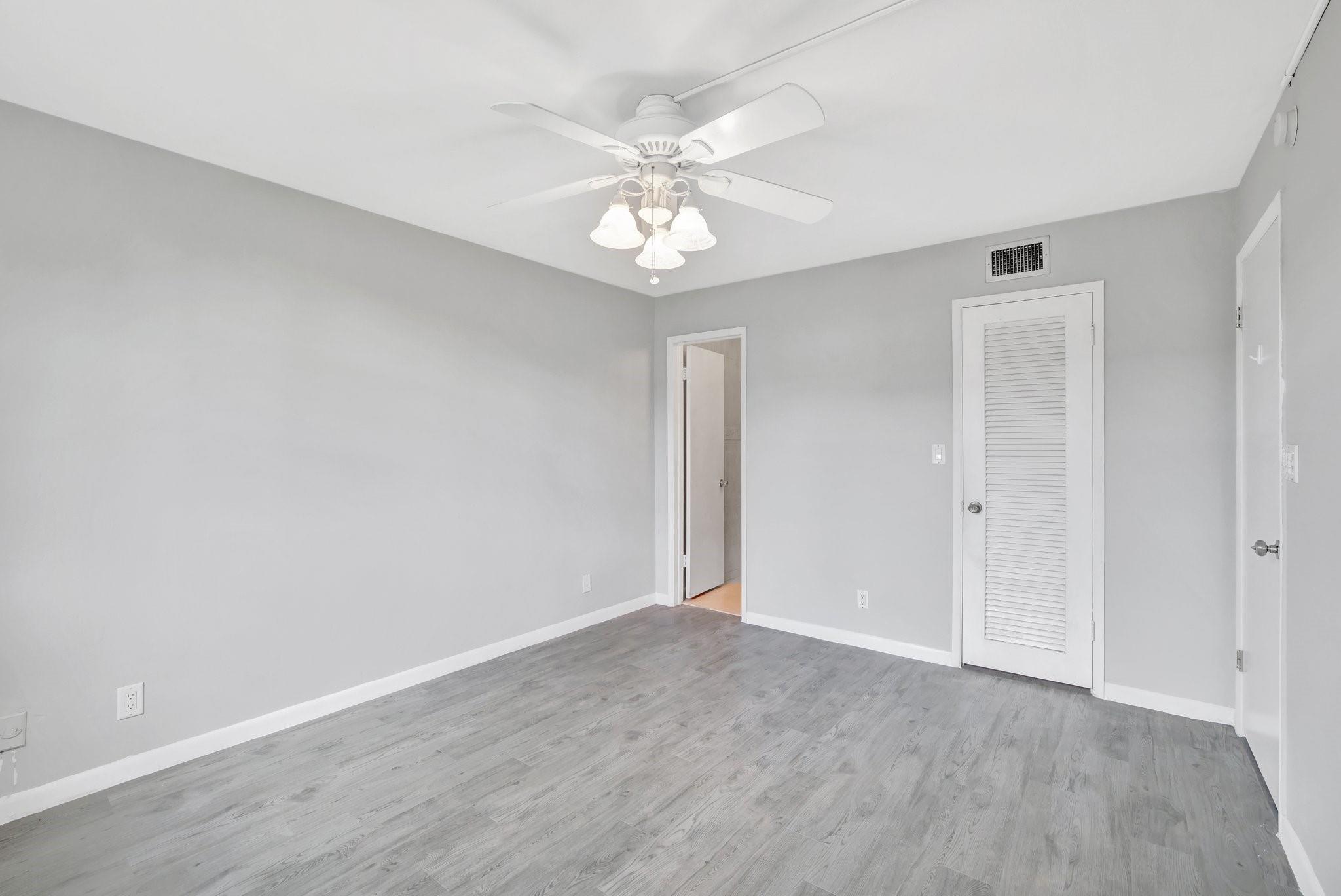 LIGHTHOUSE POINT PLAZA - Residential