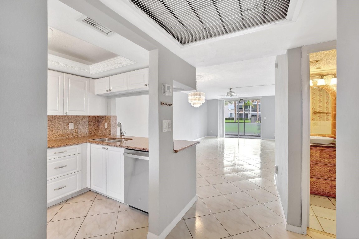 LIGHTHOUSE POINT PLAZA - Residential