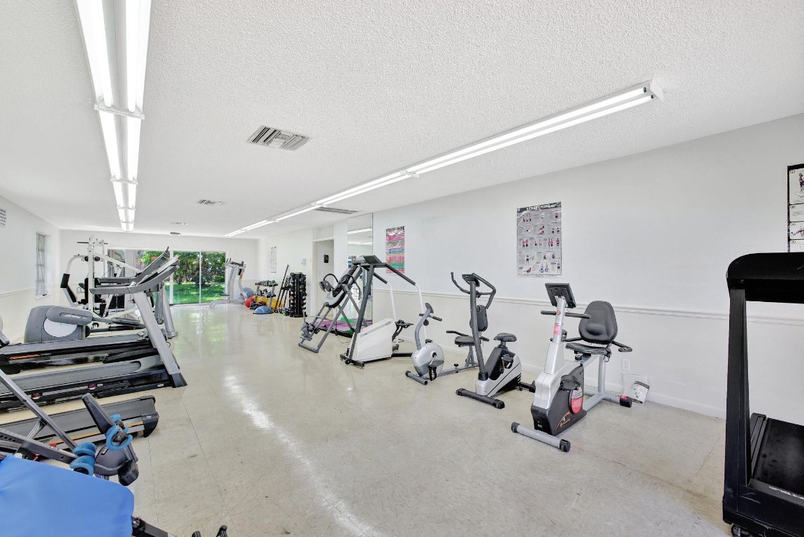 LIGHTHOUSE POINT PLAZA - Residential