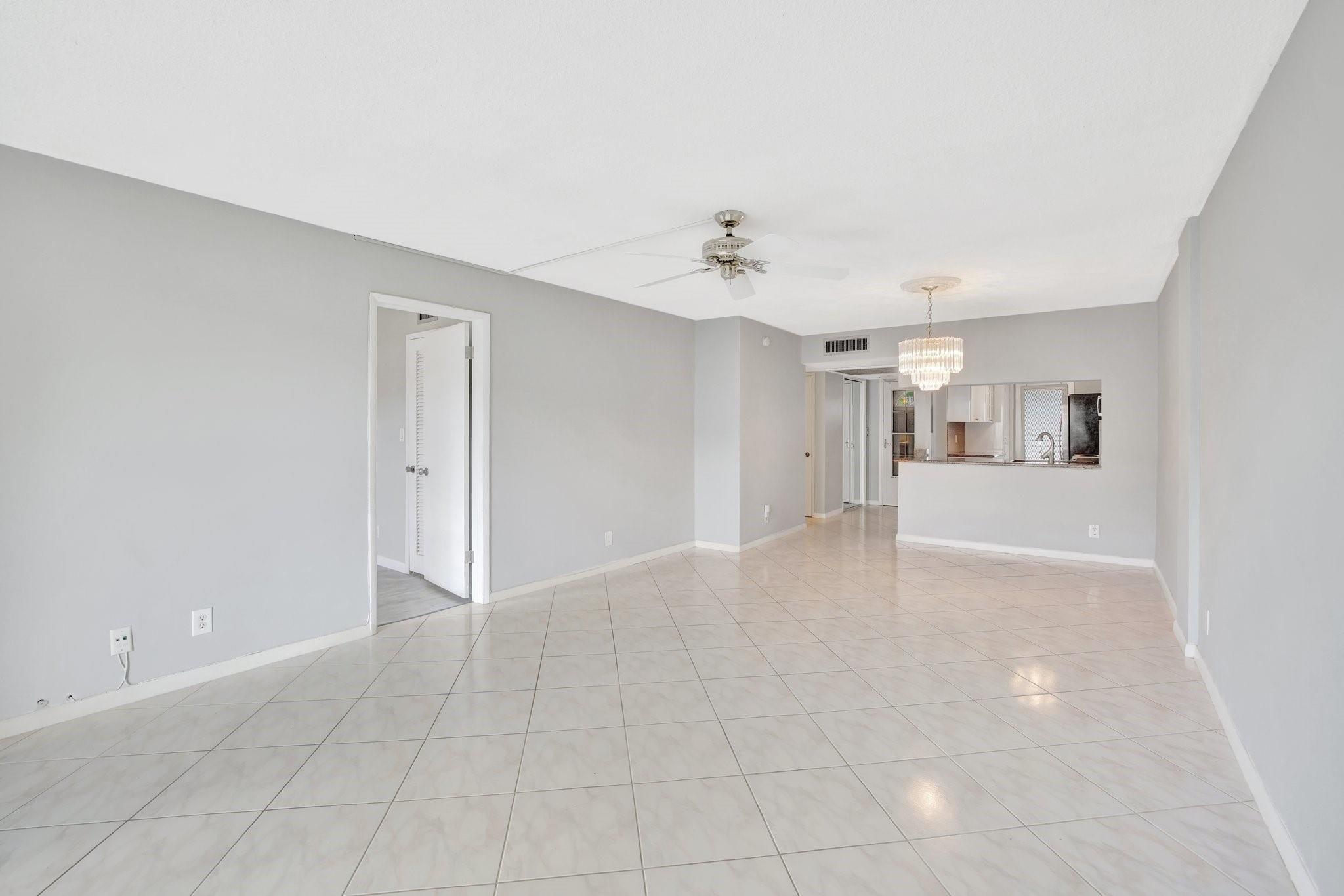 LIGHTHOUSE POINT PLAZA - Residential