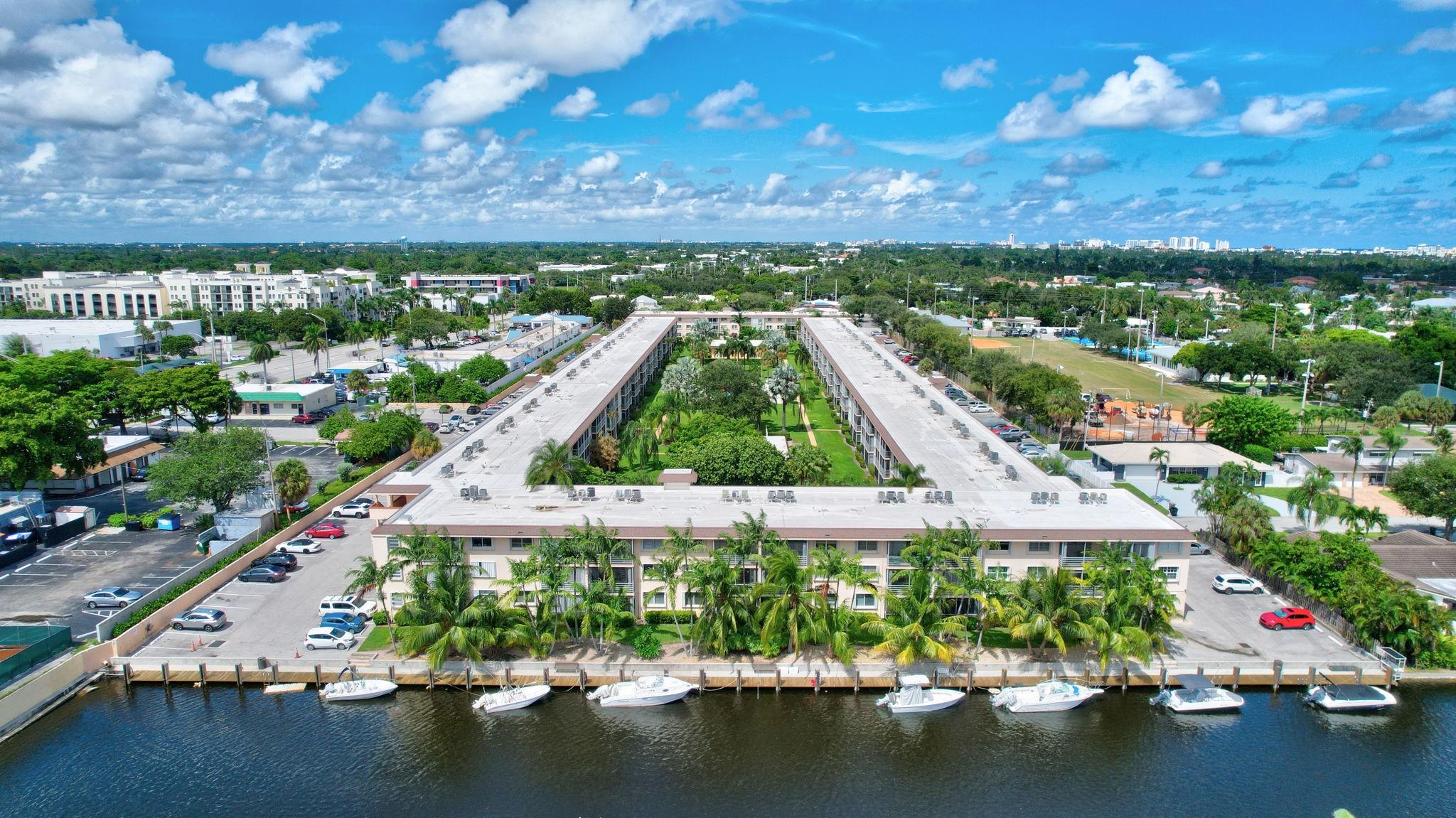 LIGHTHOUSE POINT PLAZA - Residential