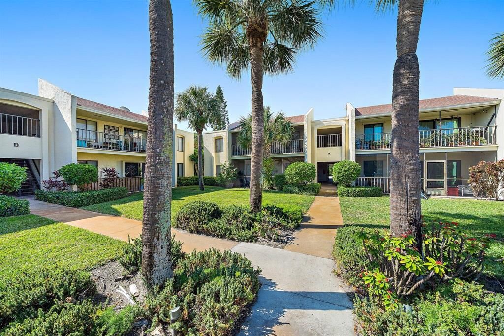 Photo of 150 Pineview Road #D2, Jupiter, FL 33469 (MLS # R10773195)