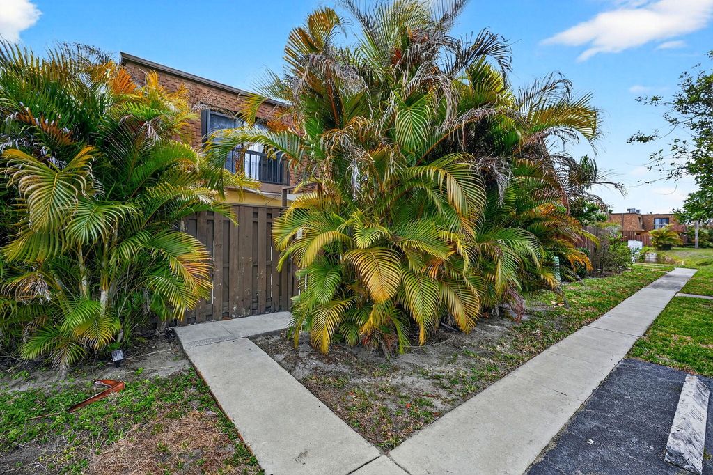 Photo of 110 N Delaware Boulevard #10c, Jupiter, FL 33458 (MLS # R11169079)