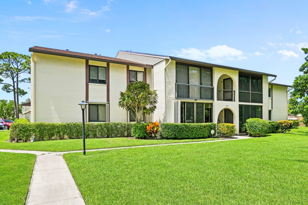 Photo of 314 Knotty Pine Circle #C-1, Greenacres, FL 33463 (MLS # B26070876)