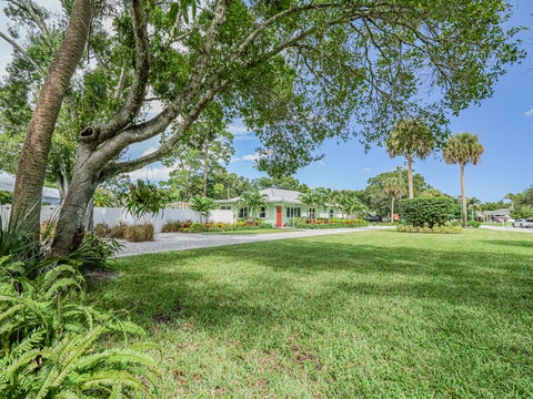 Tiny photo for 2201 BONITA Avenue, Vero Beach, FL 32960 (MLS # B26089773)