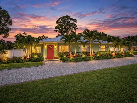 Photo of 2201 BONITA Avenue, Vero Beach, FL 32960 (MLS # B26089773)
