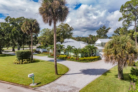 Tiny photo for 2201 BONITA Avenue, Vero Beach, FL 32960 (MLS # B26089773)