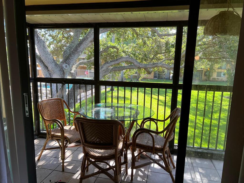 HAMPTON COURT CONDO - Residential