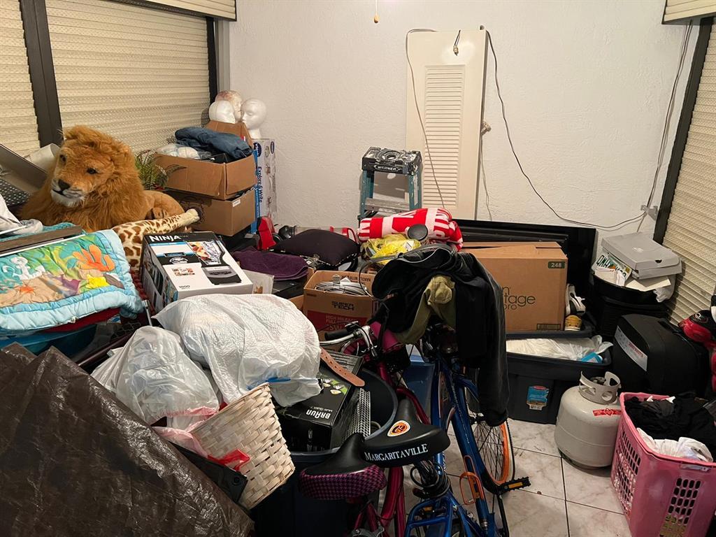 HAMPTON COURT CONDO - Residential