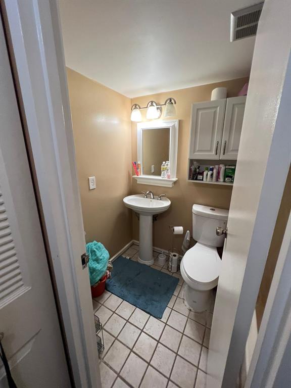 HAMPTON COURT CONDO - Residential