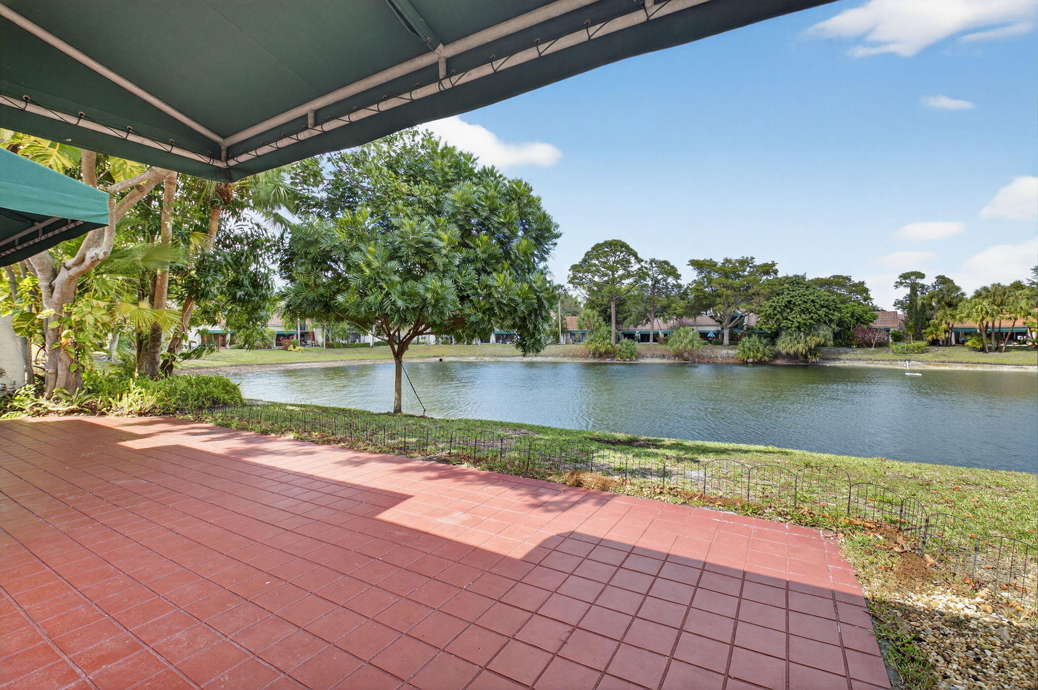 L AMBIANCE OF VIA VERDE - Residential