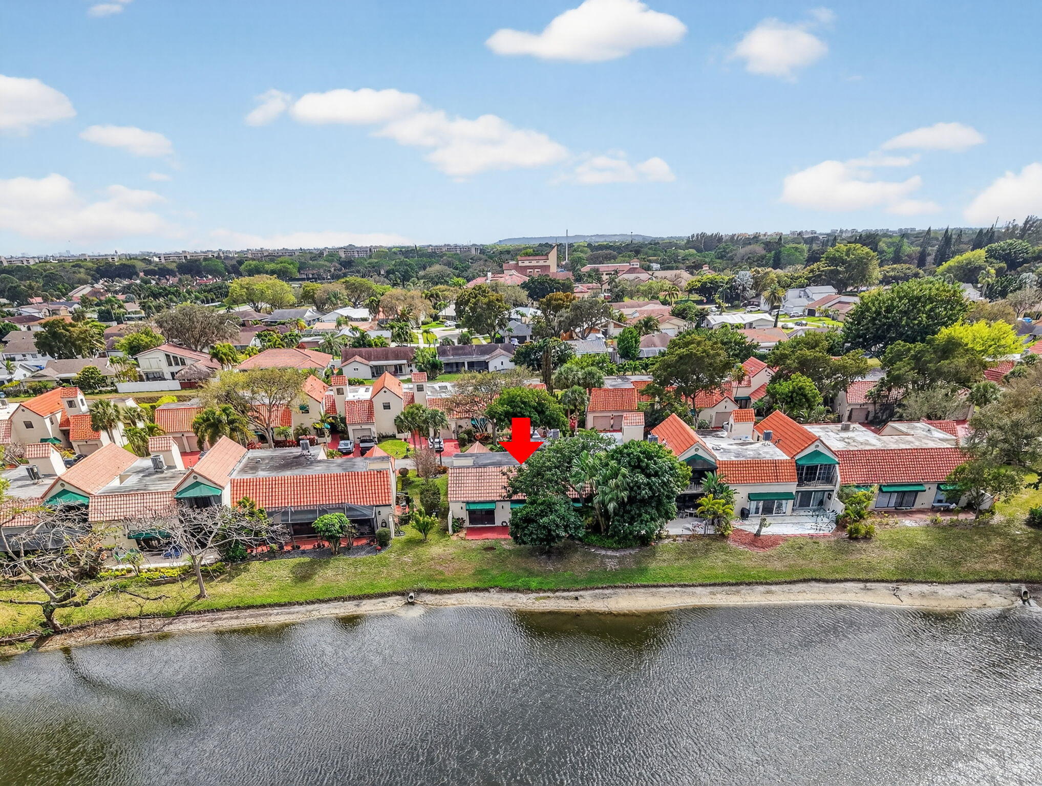 L AMBIANCE OF VIA VERDE - Residential