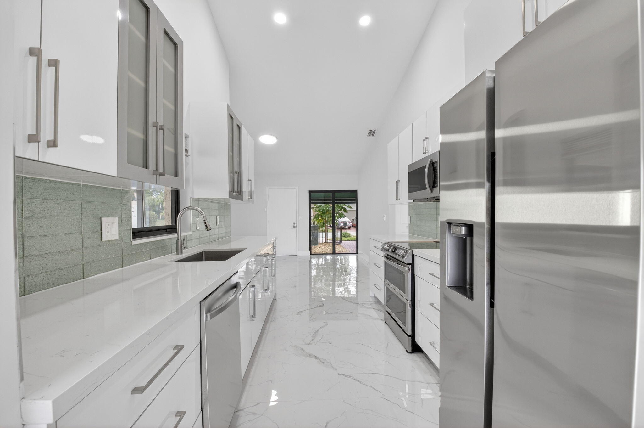 L AMBIANCE OF VIA VERDE - Residential