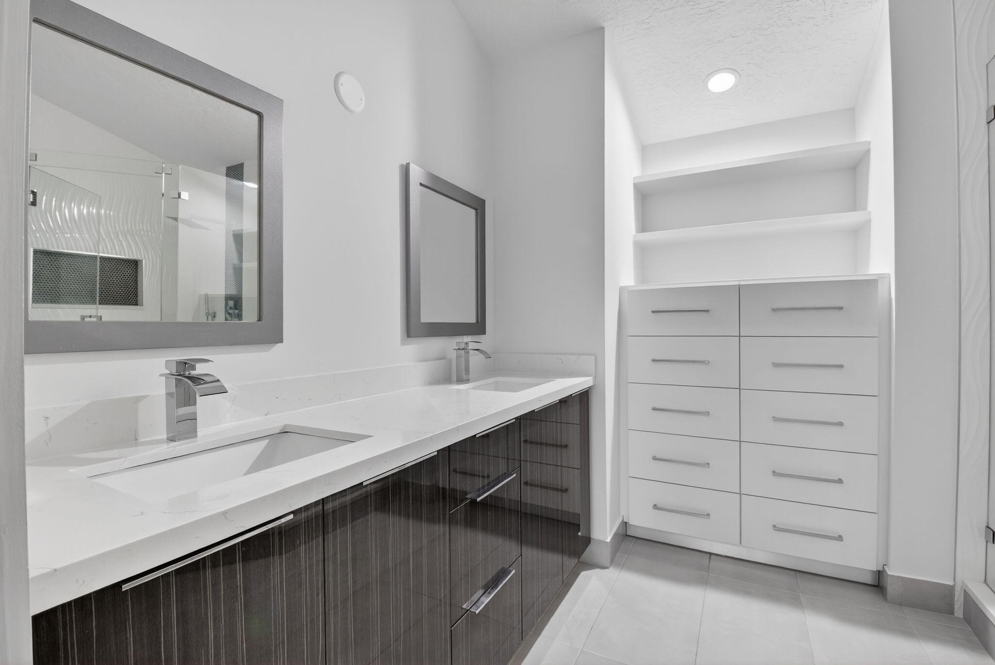 L AMBIANCE OF VIA VERDE - Residential