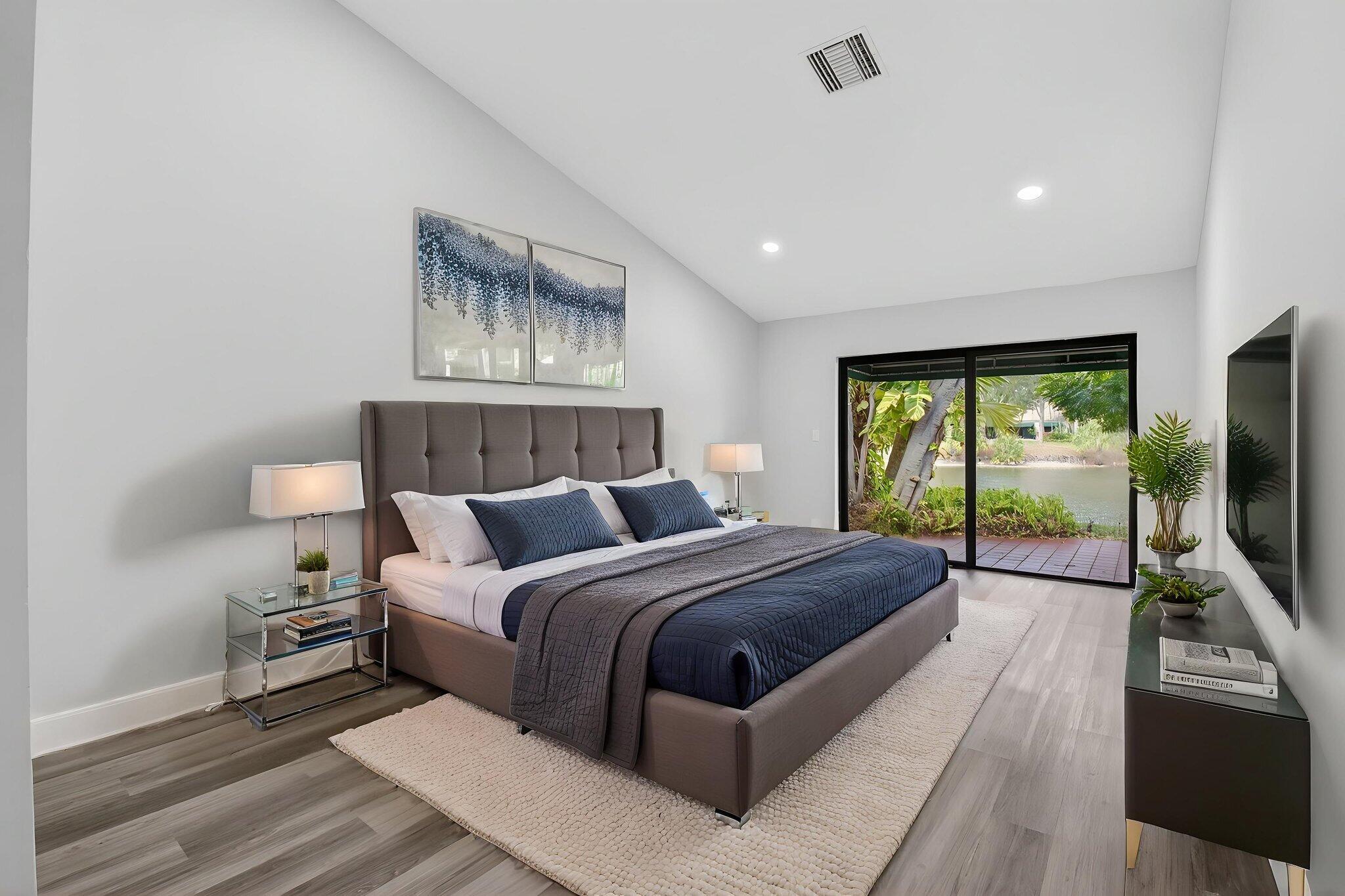 L AMBIANCE OF VIA VERDE - Residential