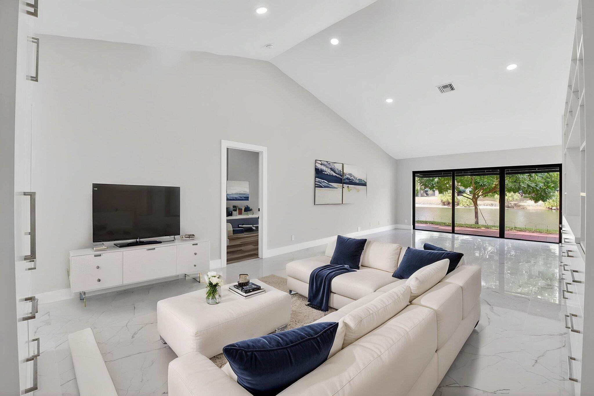 L AMBIANCE OF VIA VERDE - Residential