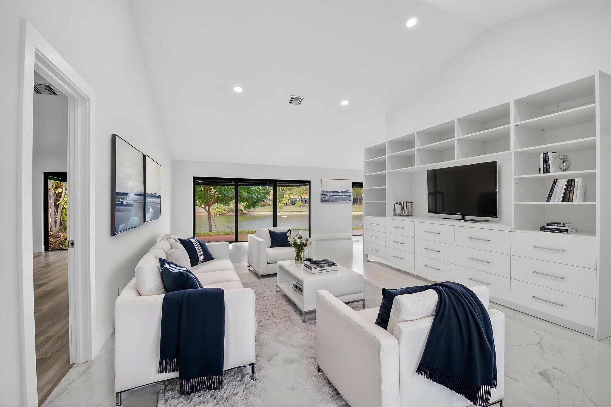 L AMBIANCE OF VIA VERDE - Residential